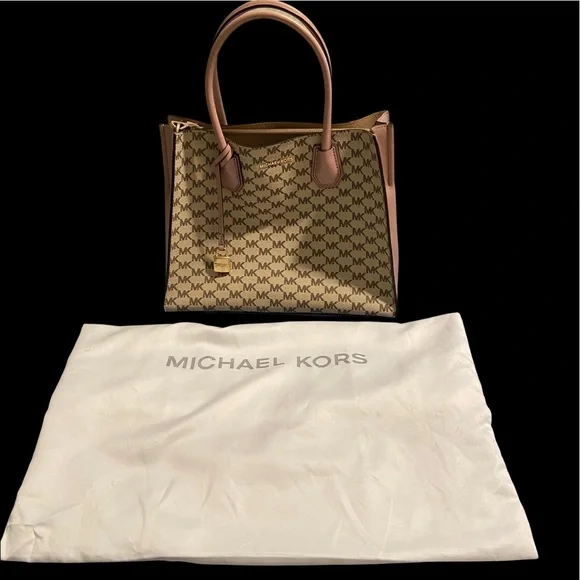 Like new Michael Kors Satchel w/ dust bag - Picture 1 of 10